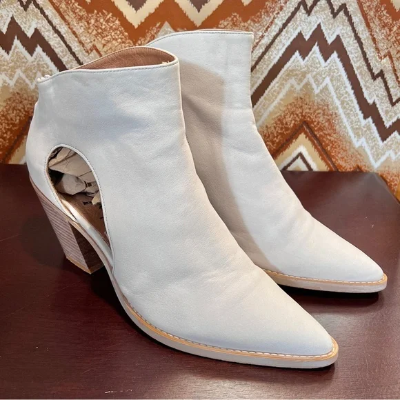 Free People Suede Leather Cutout Ankle Boots Size 9.5 Western Coastal Cowgirl - Picture 4 of 16
